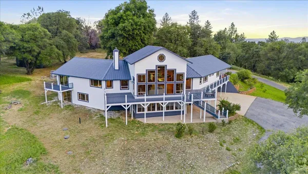 $1,250,000 | 16000 Southridge Drive, Penn Valley, CA 95946