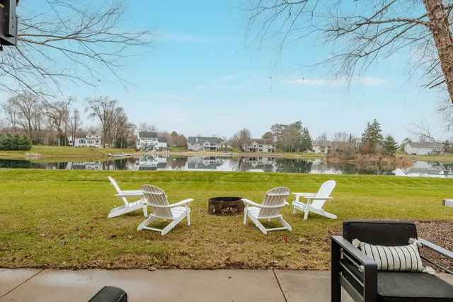 $799,500 | 337 Sand Hill Lane, Dousman, WI 53118