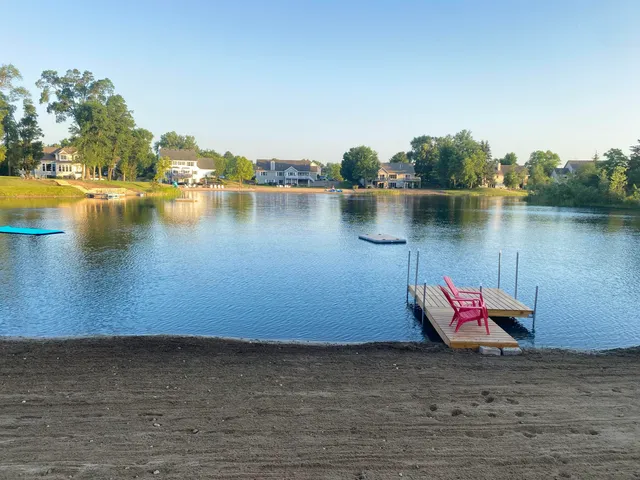 $799,500 | 337 Sand Hill Lane, Dousman, WI 53118