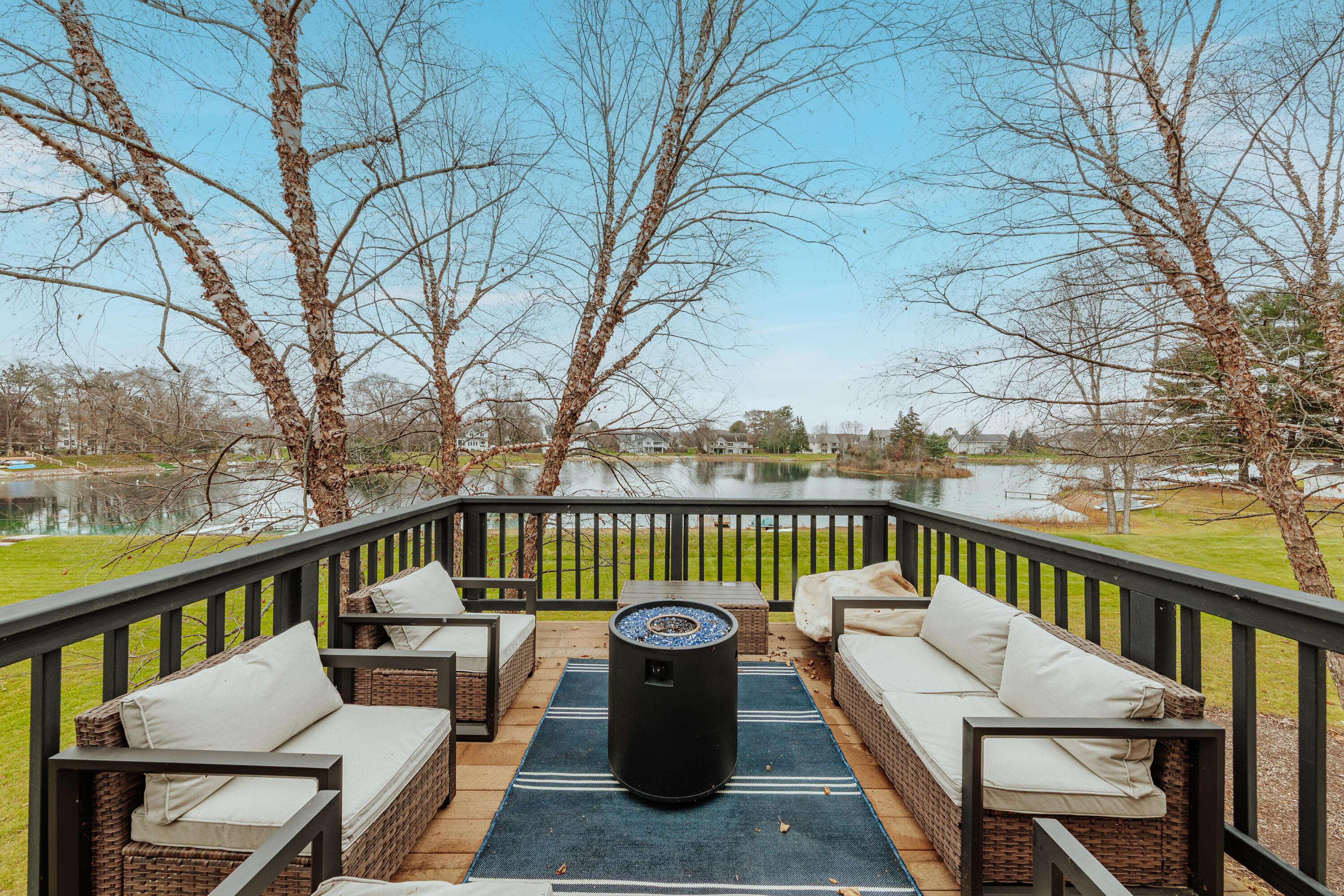 337 Sand Hill Lane Dousman, WI 53118 - Photo 4 of 41 Lake