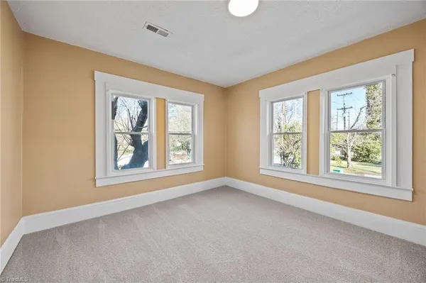 $189,000 | 801 East Lexington Avenue, High Point, NC 27262