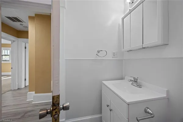 $189,000 | 801 East Lexington Avenue, High Point, NC 27262