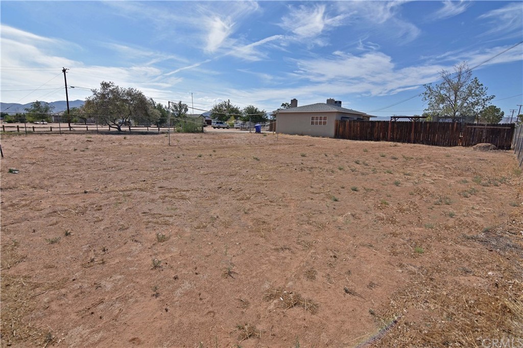 21825 Thunderbird Road Apple Valley, CA 92307 - Photo 20 of 27