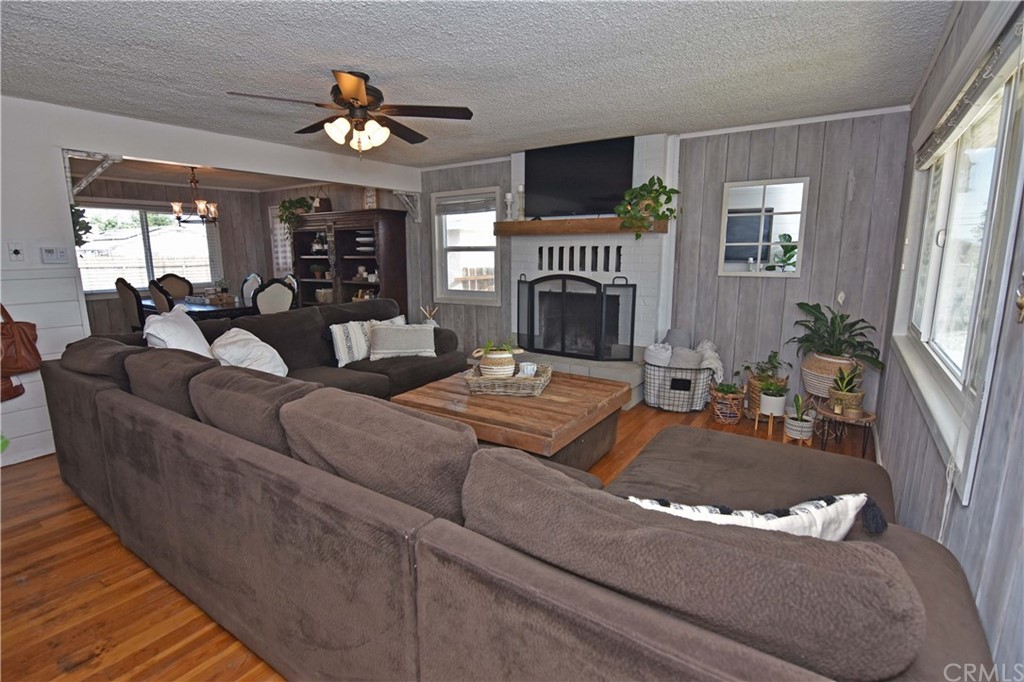 21825 Thunderbird Road Apple Valley, CA 92307 - Photo 3 of 27