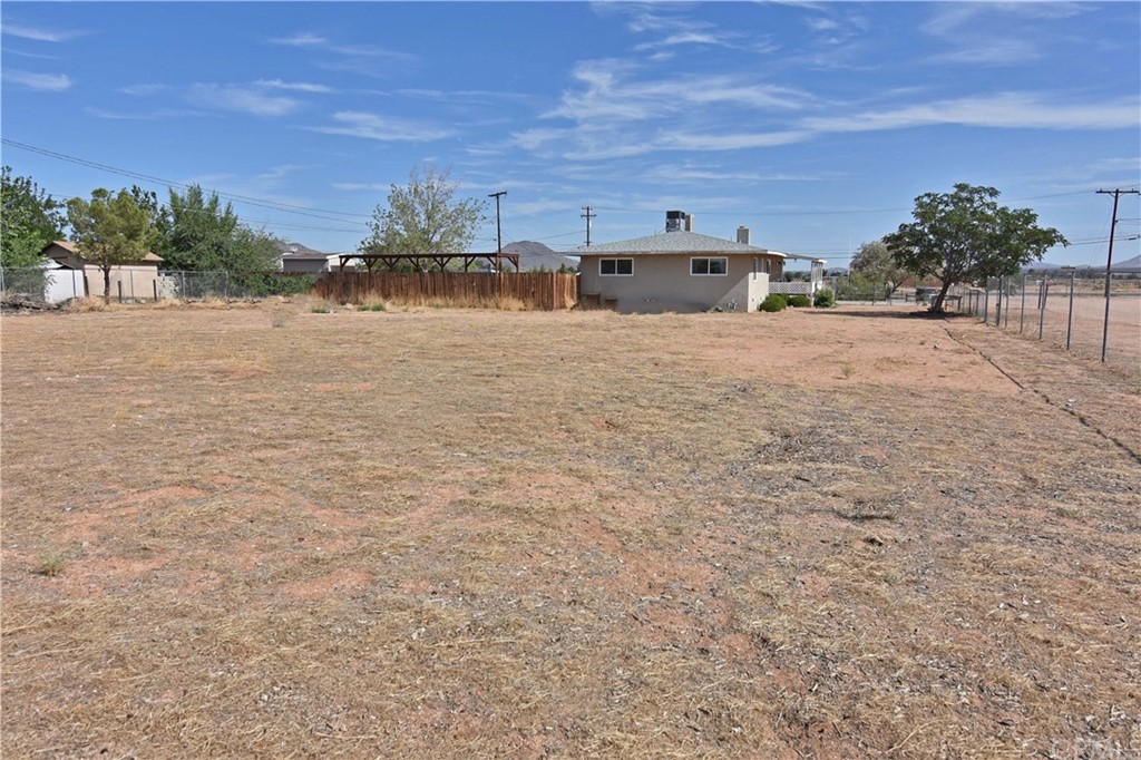21825 Thunderbird Road Apple Valley, CA 92307 - Photo 21 of 27