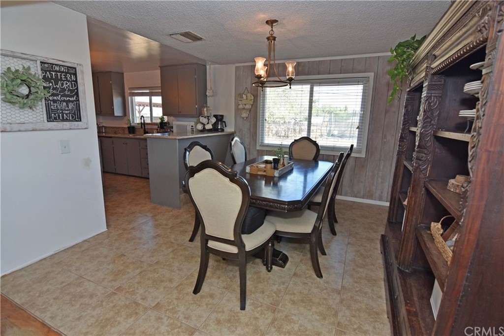 21825 Thunderbird Road Apple Valley, CA 92307 - Photo 6 of 27