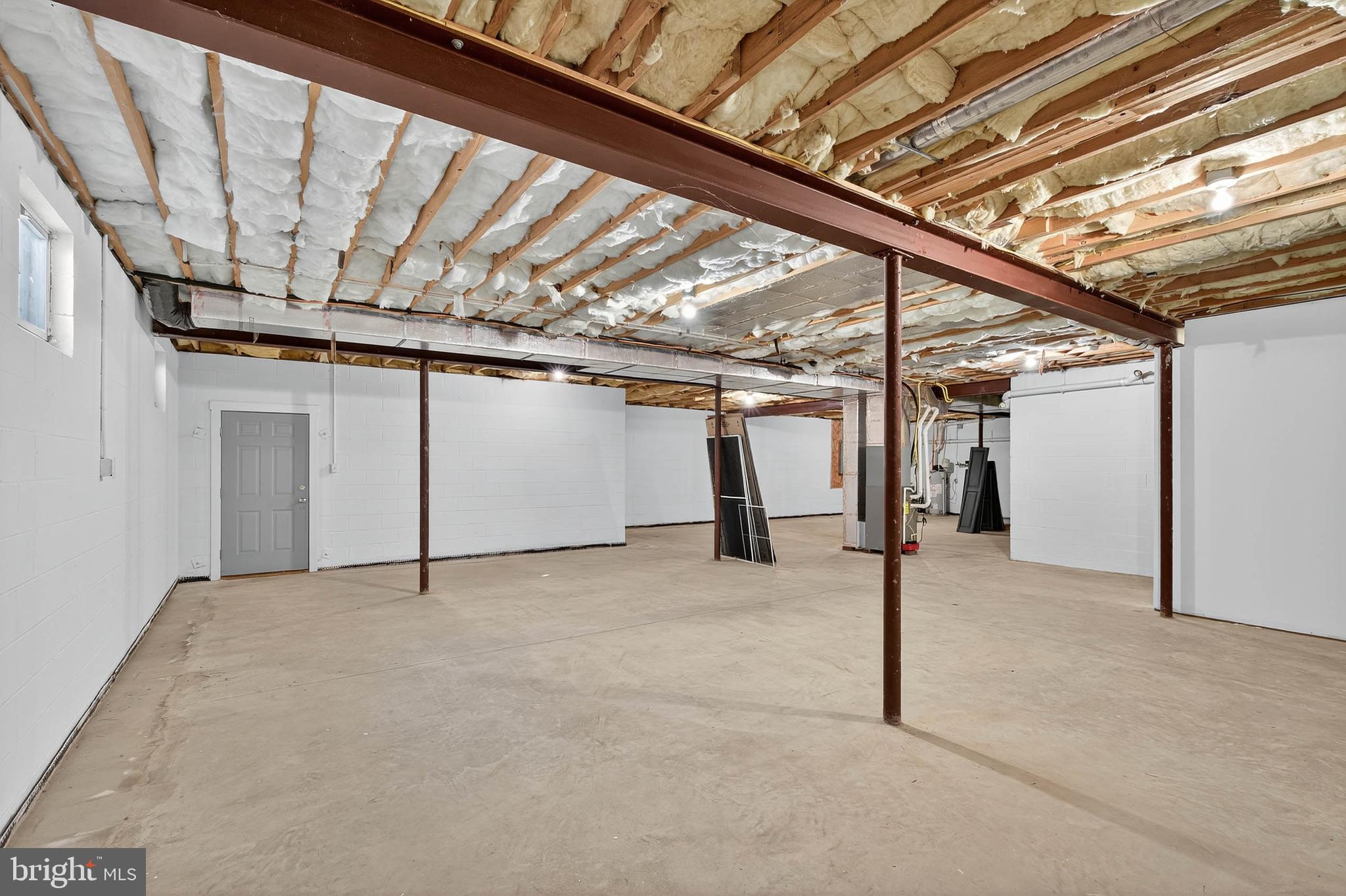 304 Cobblers Court Lititz, PA 17543 - Photo 39 of 50 a view of empty room