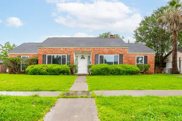 $2,200 | 8819 Hazen Street, Houston, TX 77036