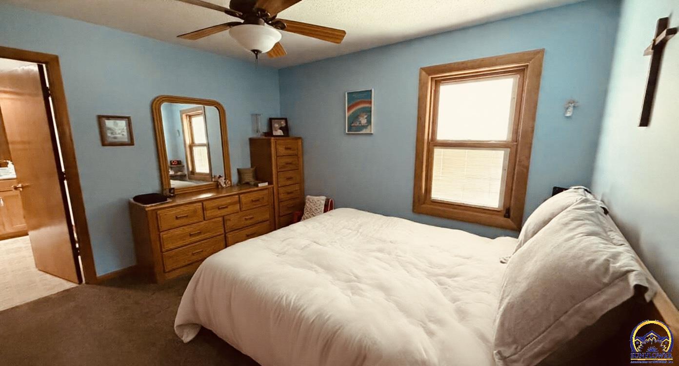 2606 Southwest 9th Street Topeka, KS 66606 - Photo 13 of 26