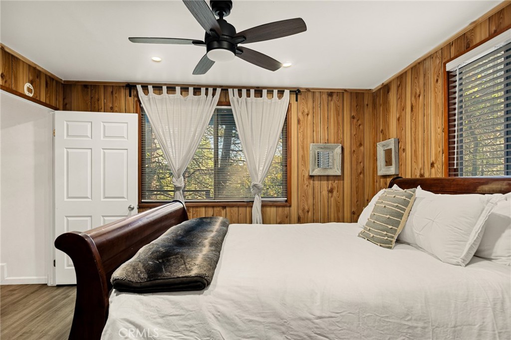 999 Mercury Way Crestline, CA 92325 - Photo 17 of 46