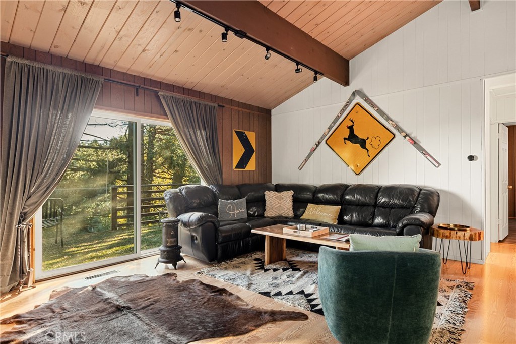 999 Mercury Way Crestline, CA 92325 - Photo 5 of 46