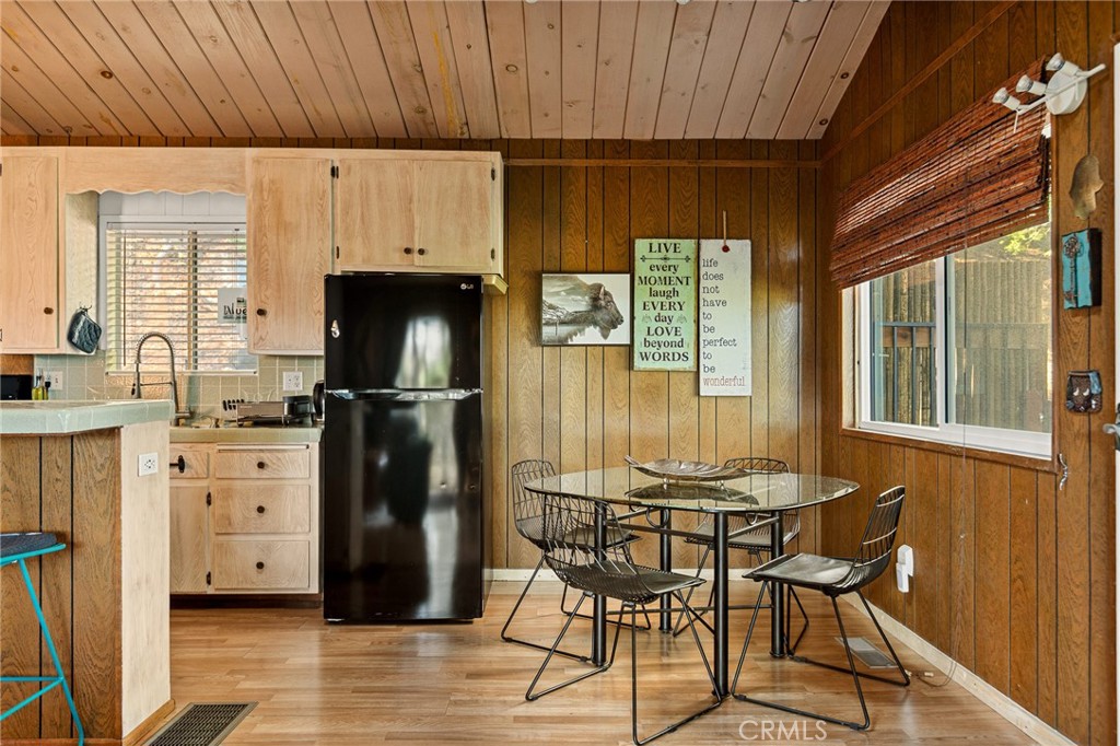 999 Mercury Way Crestline, CA 92325 - Photo 8 of 46