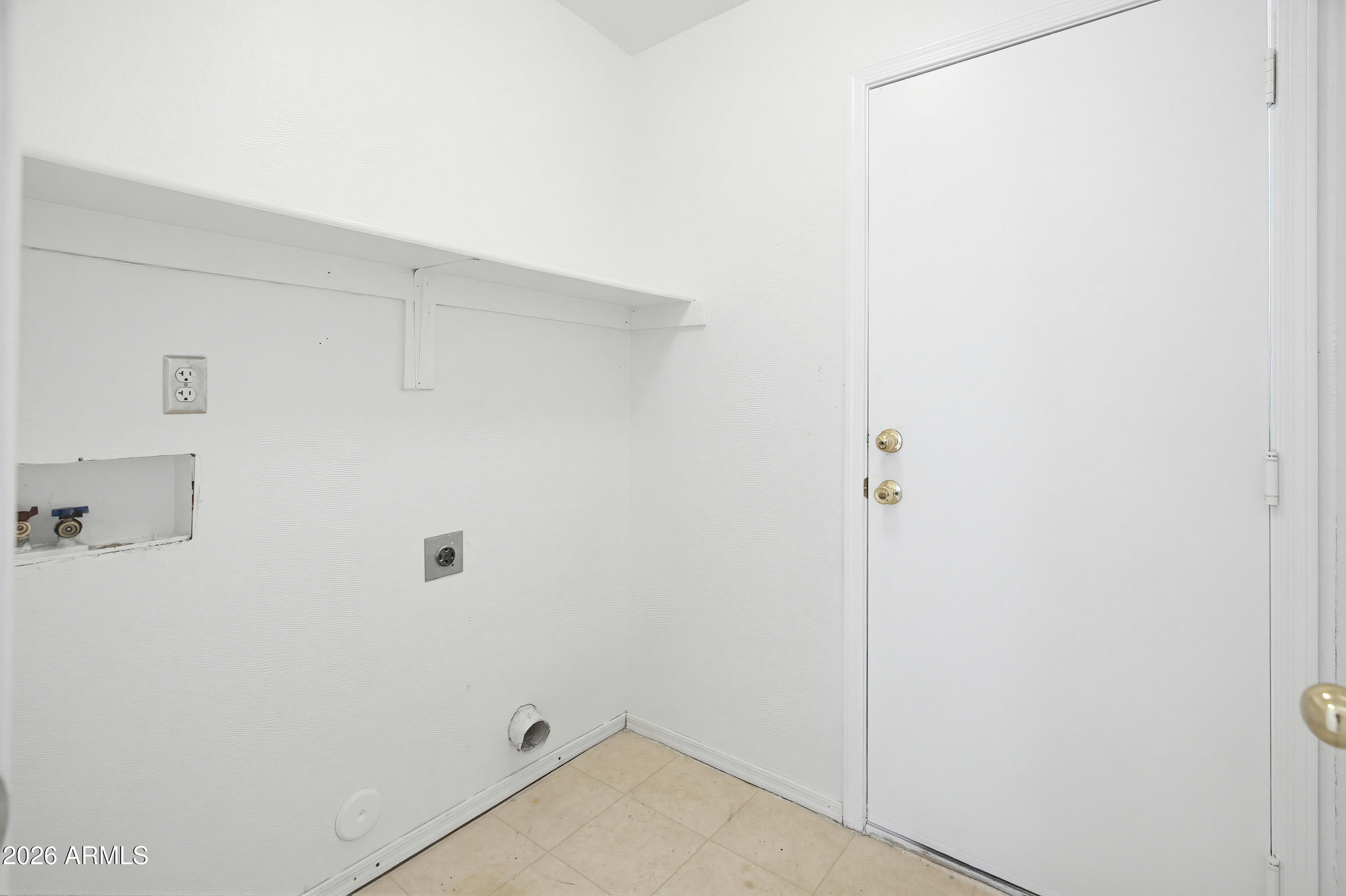 2534 West Roeser Road Phoenix, AZ 85041 - Photo 17 of 23 Laundry room