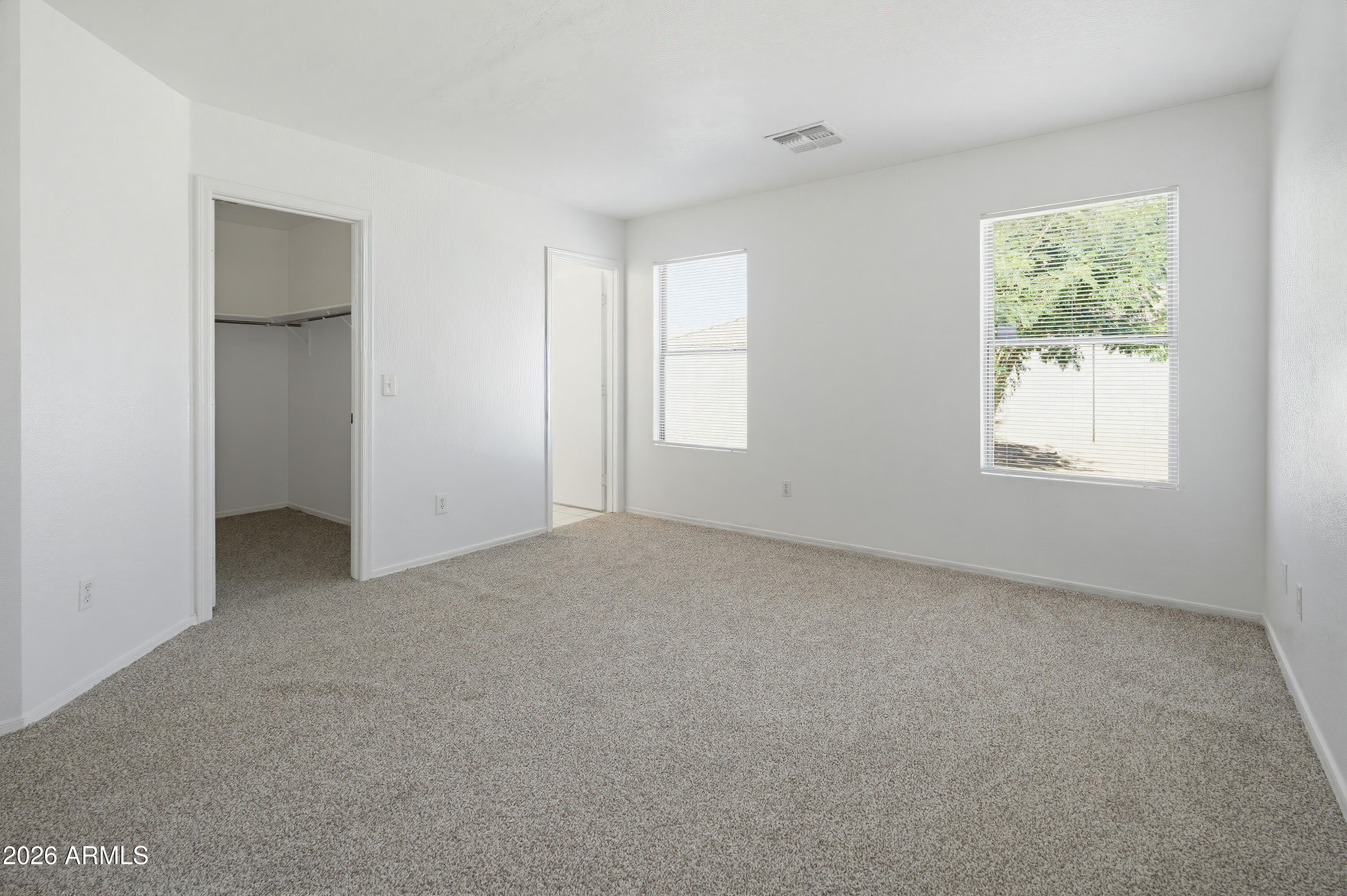 2534 West Roeser Road Phoenix, AZ 85041 - Photo 8 of 23 Primary bedroom