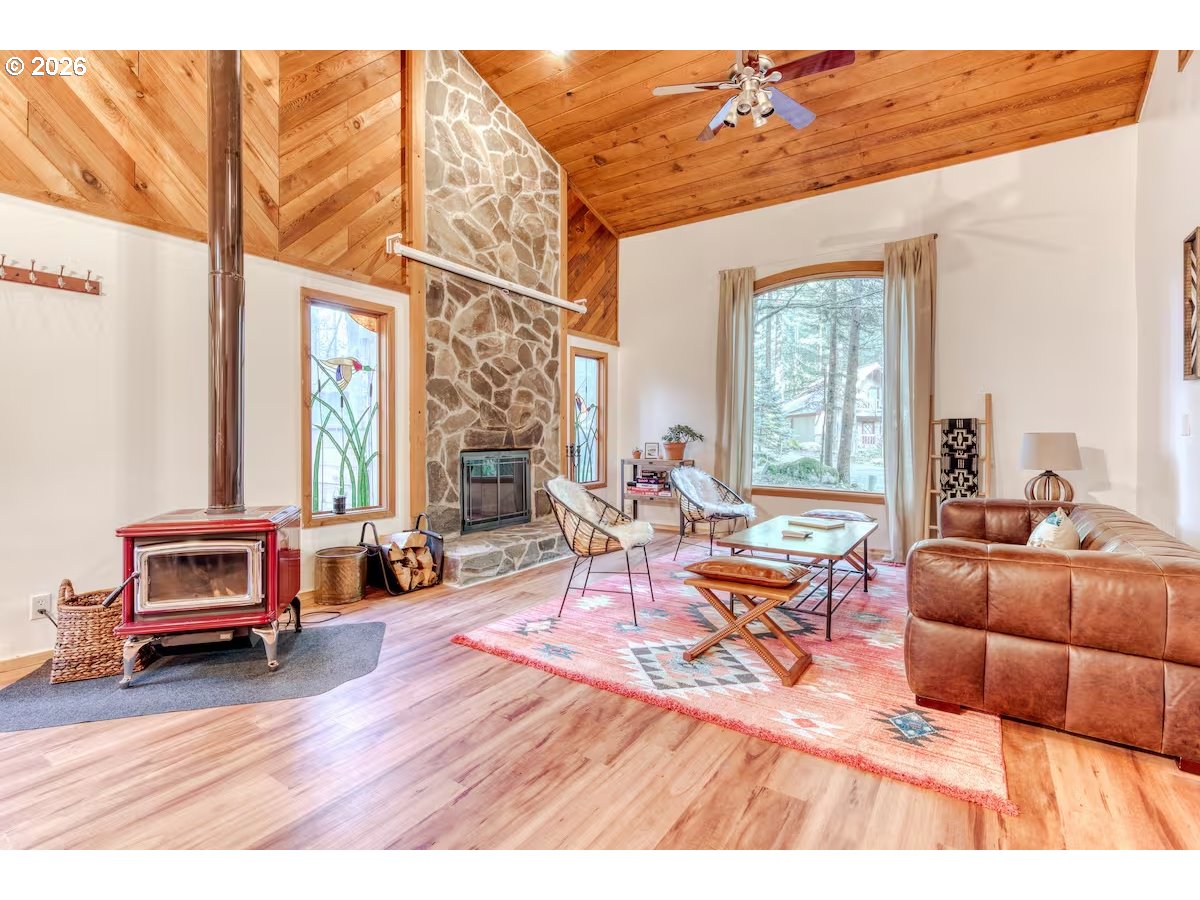 21220 East Crater Court Rhododendron, OR 97049 - Photo 7 of 48