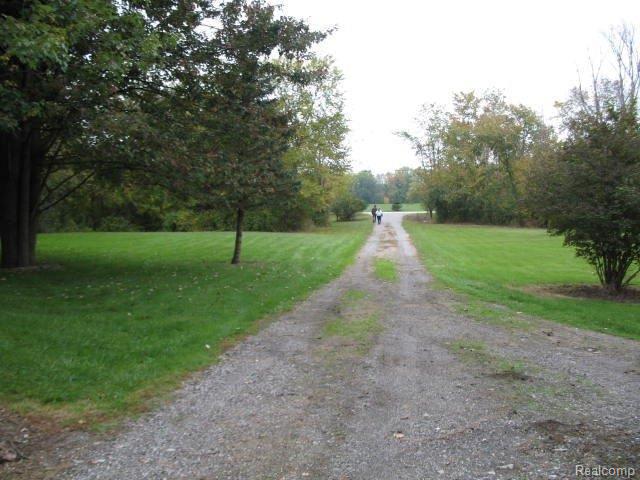 21100 Armada Ridge Road Armada, MI 48005 - Photo 10 of 10 IMG_3476.JPG