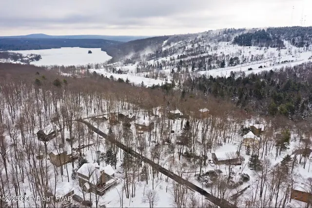 $1,490,000 | 12 Lupine Drive, Lake Harmony, PA 18624