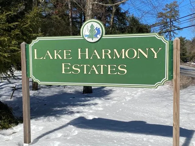 $1,490,000 | 12 Lupine Drive, Lake Harmony, PA 18624