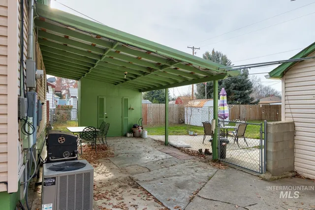 $525,000 | 607 South Powerline Road, Nampa, ID 83686