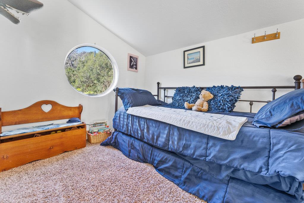 60 Robak Drive La Selva Beach, CA 95076 - Photo 16 of 44 a living room with furniture