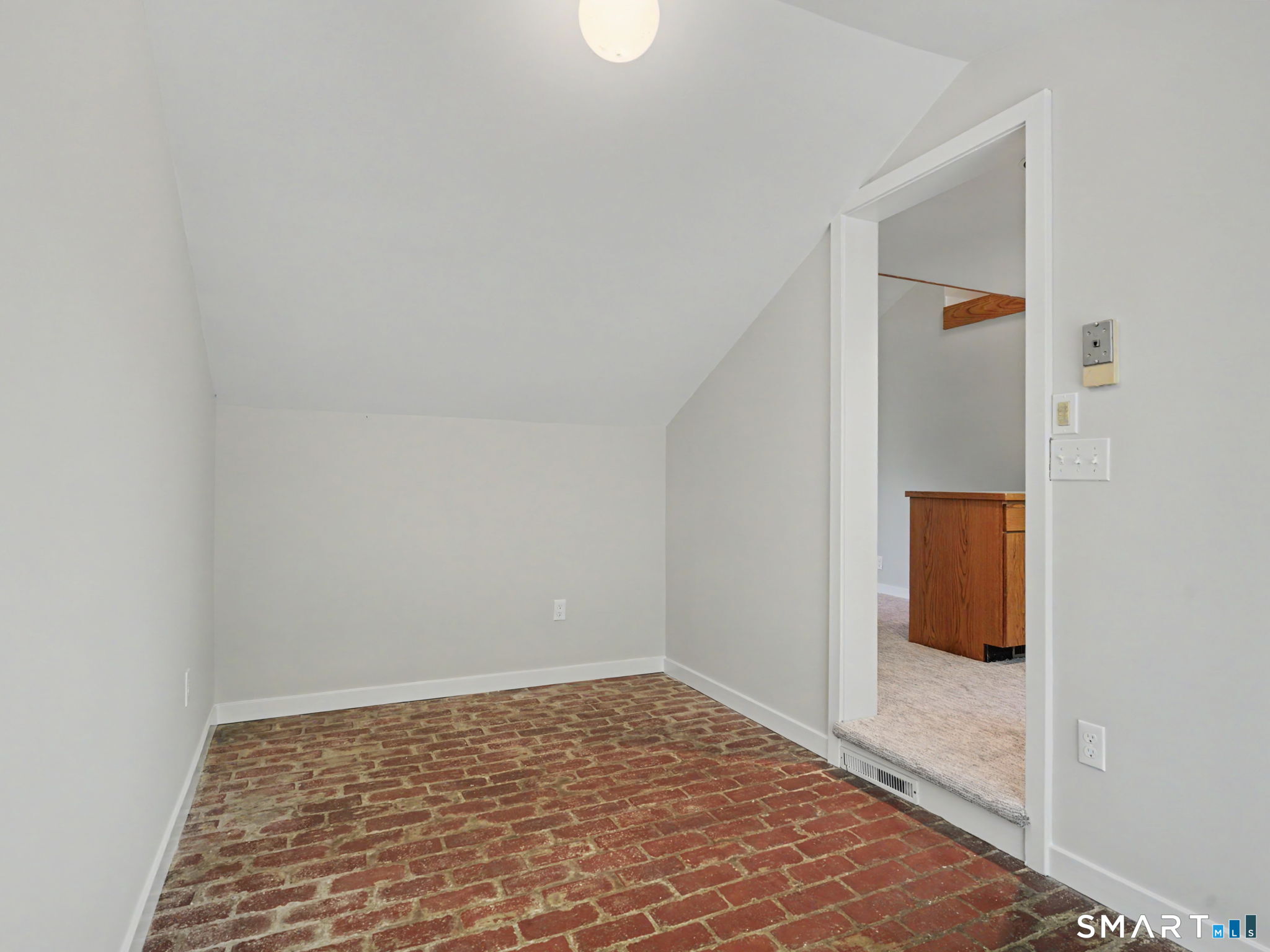 140 Vista Road Wilton, CT 06897 - Photo 22 of 40 Gallery Image 22
