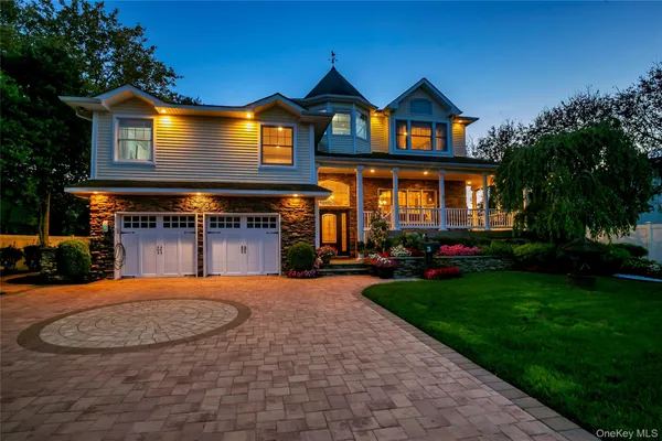 $1,980,000 | 3 St Lawrence Place, Jericho, NY 11753