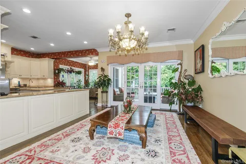 $1,975,000 | 3 St Lawrence Place, Jericho, NY 11753