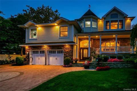 $1,975,000 | 3 St Lawrence Place, Jericho, NY 11753