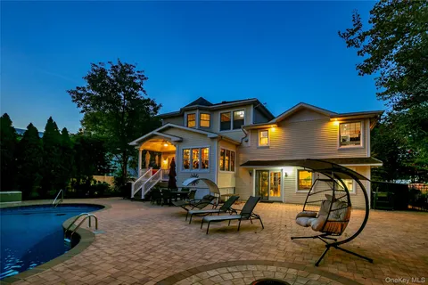 $1,975,000 | 3 St Lawrence Place, Jericho, NY 11753