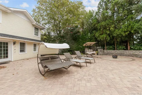 $1,975,000 | 3 St Lawrence Place, Jericho, NY 11753