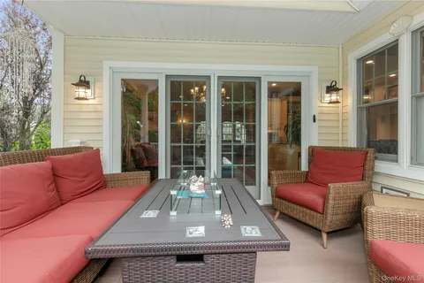 $1,975,000 | 3 St Lawrence Place, Jericho, NY 11753