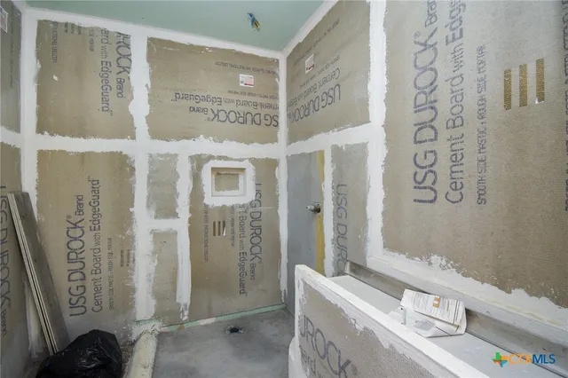 $279,400 | 5971 Wood Hi Road, Victoria, TX 77905