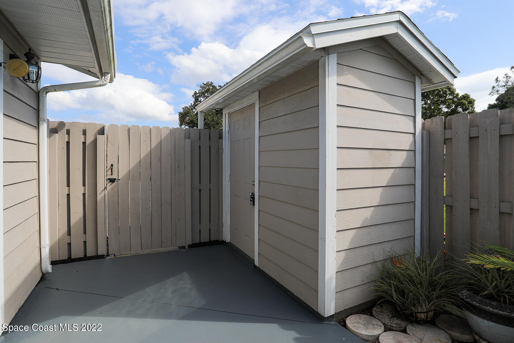 1943 Quail Ridge Court, Unit 604 Cocoa, FL 32926 - Photo 8 of 38 a view of wooden door