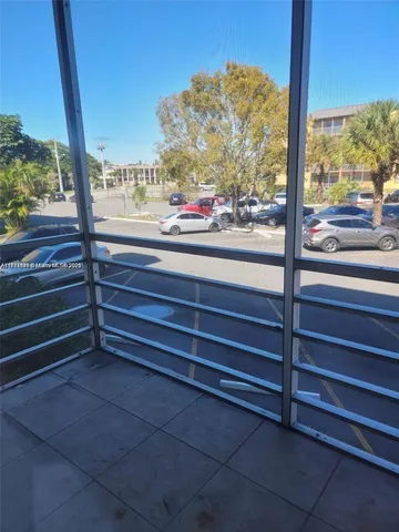 a view of empty room with window