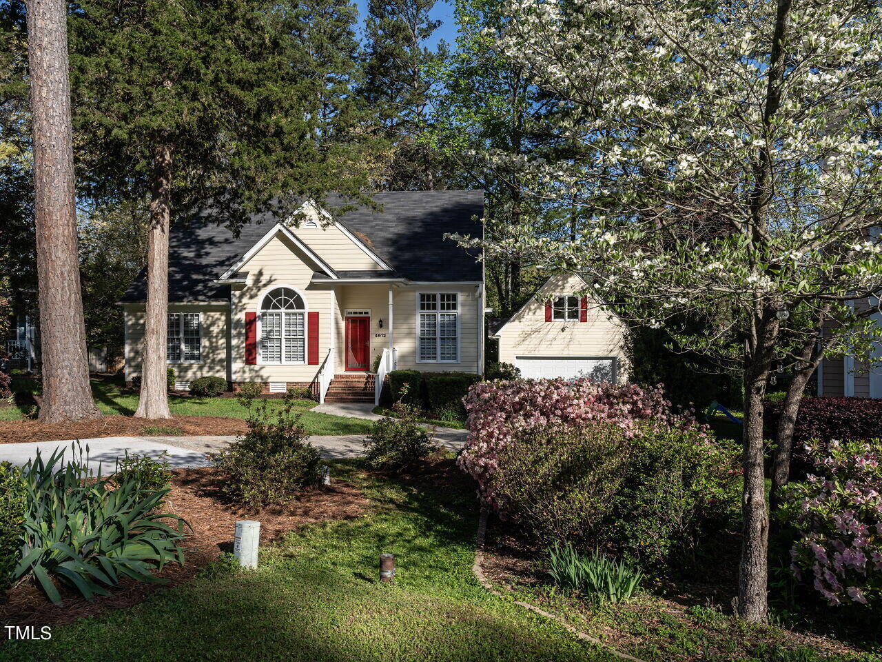 4612 Thendara Way Raleigh, NC 27612 - Photo 1 of 34 001-1280x960-main-exterior