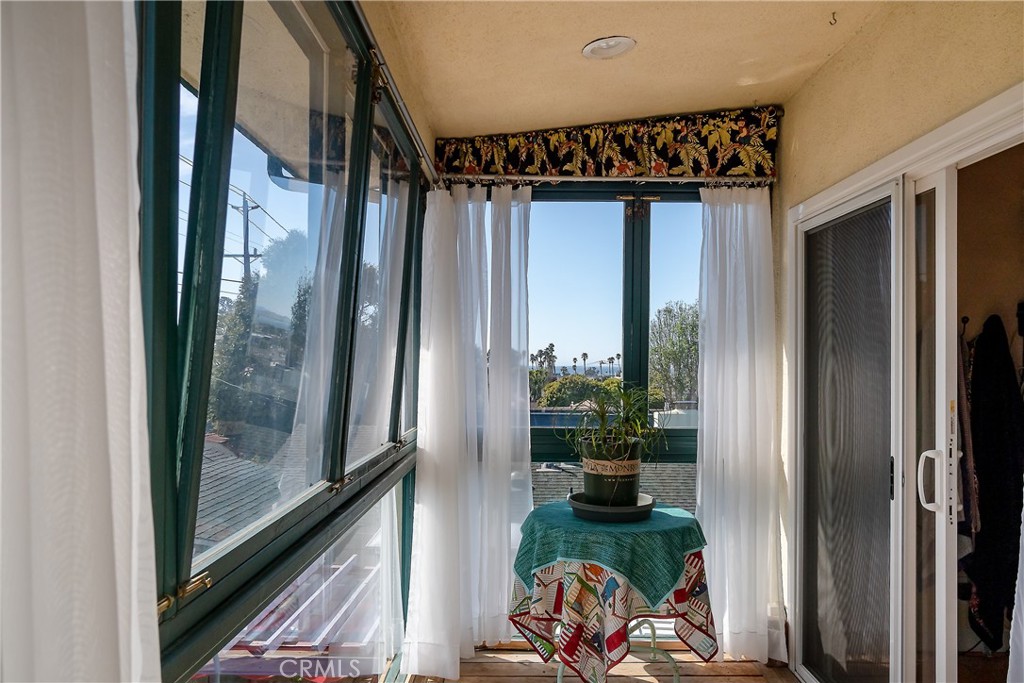 978 Balboa Street Morro Bay, CA 93442 - Photo 16 of 34 a view of an entryway with a potted plant
