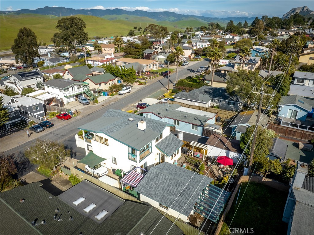 978 Balboa Street Morro Bay, CA 93442 - Photo 33 of 34 an aerial view of a houses with a lake view