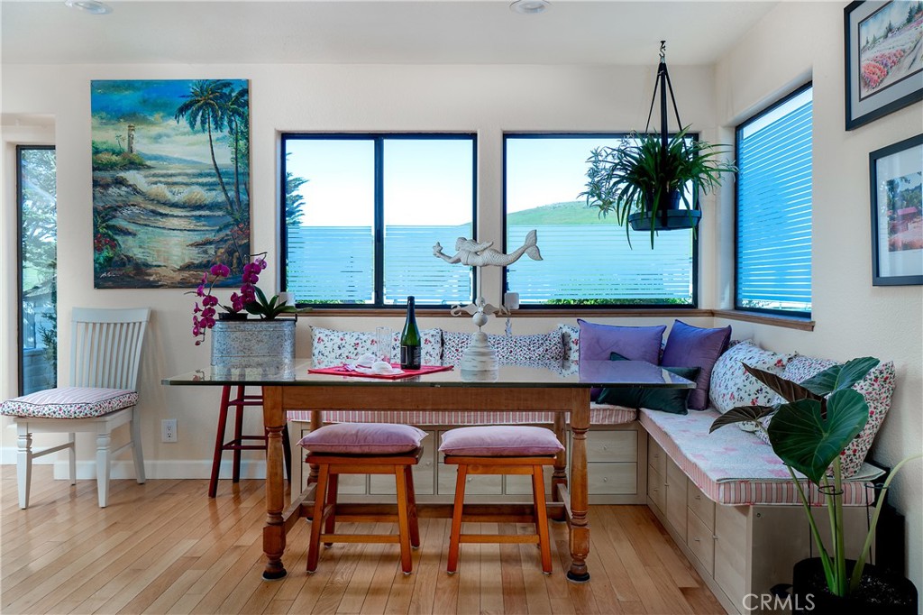 978 Balboa Street Morro Bay, CA 93442 - Photo 6 of 34 a outdoor living room with furniture and a potted plant