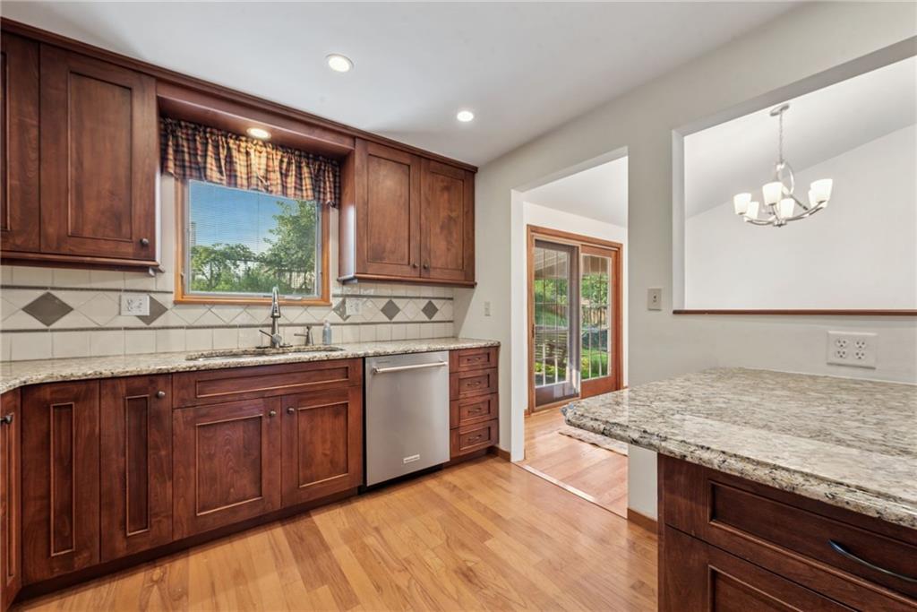 422 Decatur Avenue Pittsburgh, PA 15221 - Photo 11 of 35 Gallery Image 11