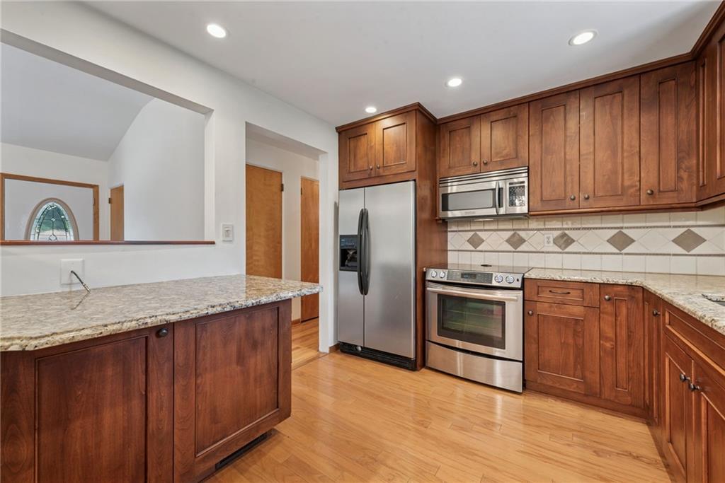 422 Decatur Avenue Pittsburgh, PA 15221 - Photo 10 of 35 Gallery Image 10