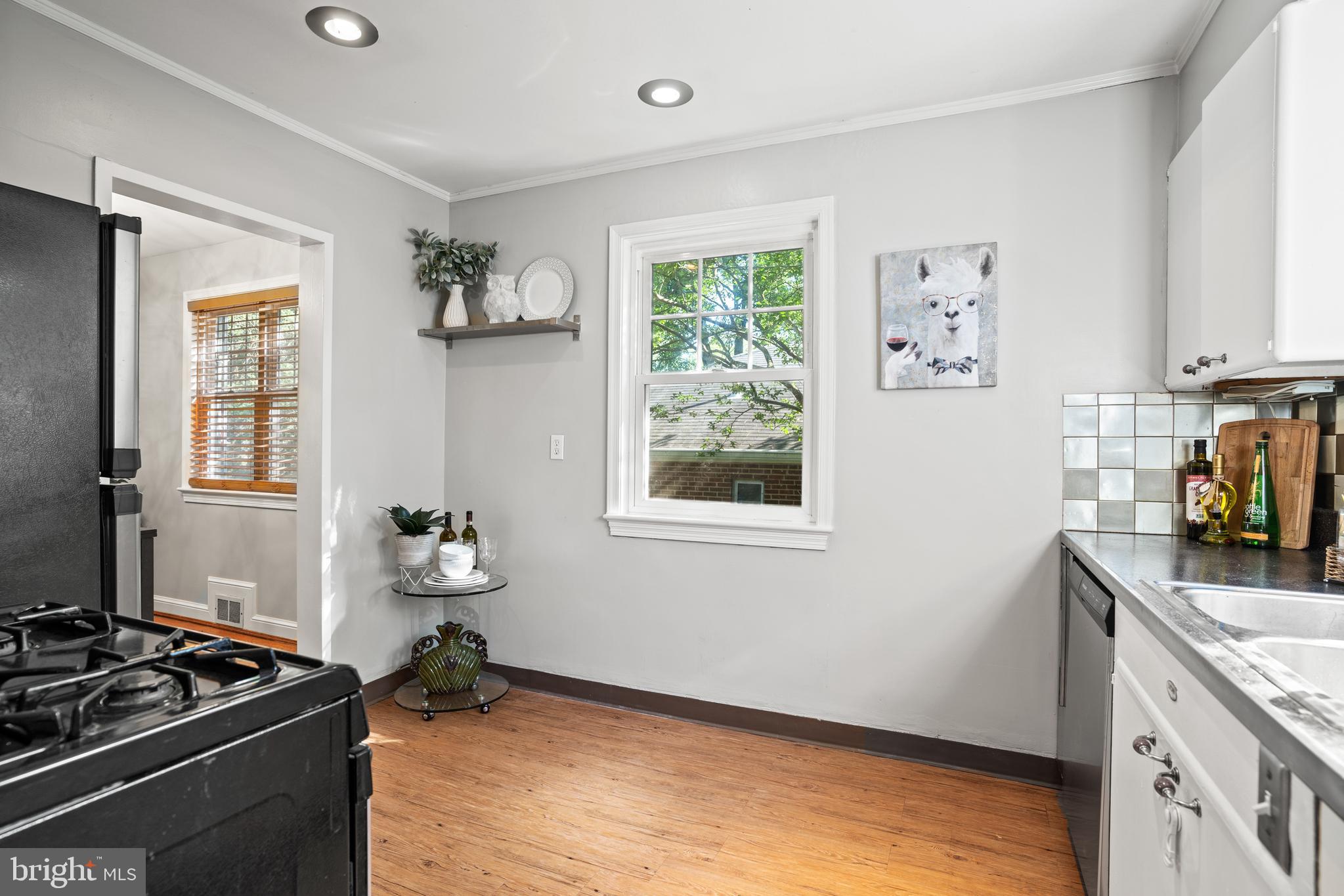 9910 Markham Street Silver Spring, MD 20901 - Photo 12 of 23