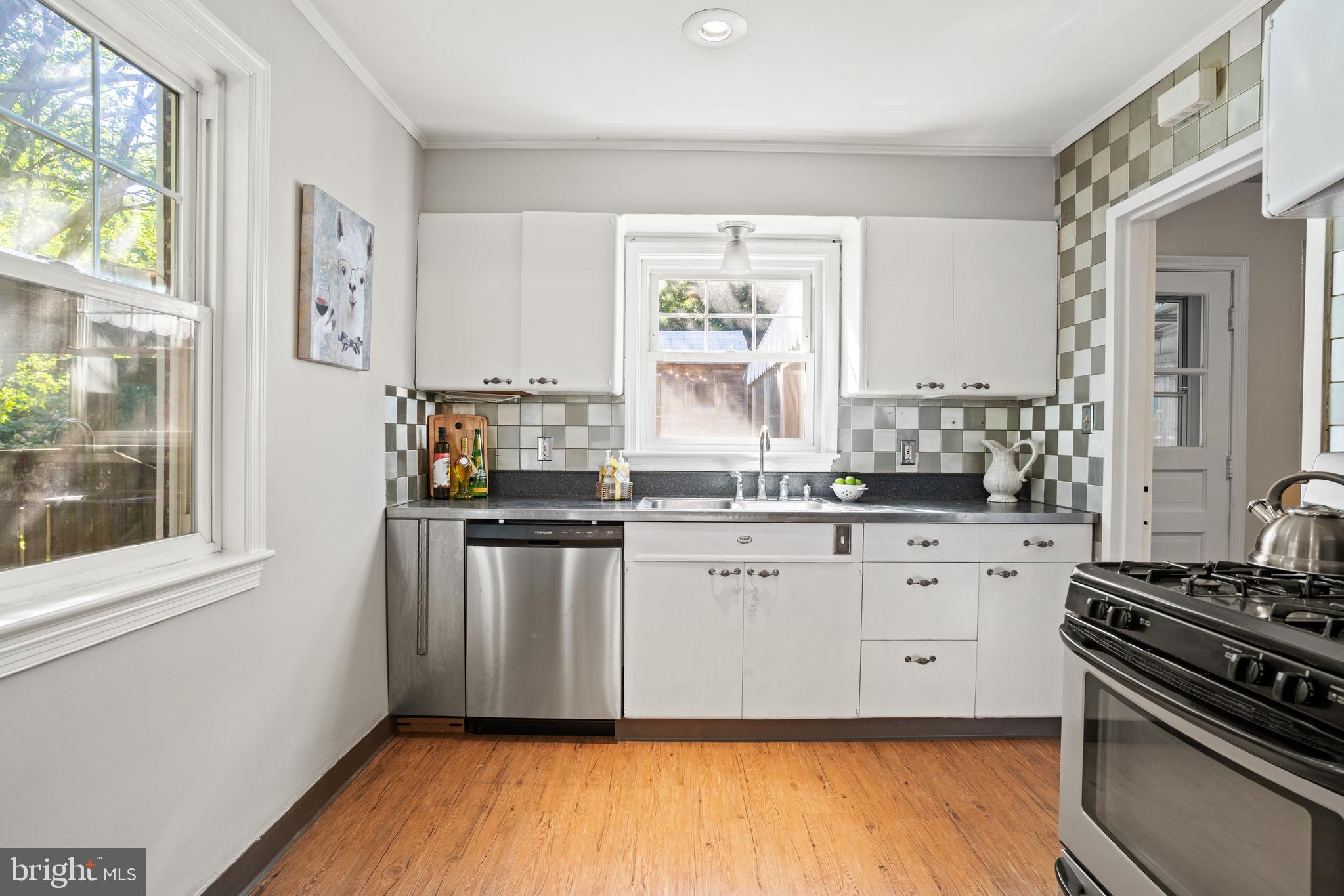 9910 Markham Street Silver Spring, MD 20901 - Photo 9 of 23