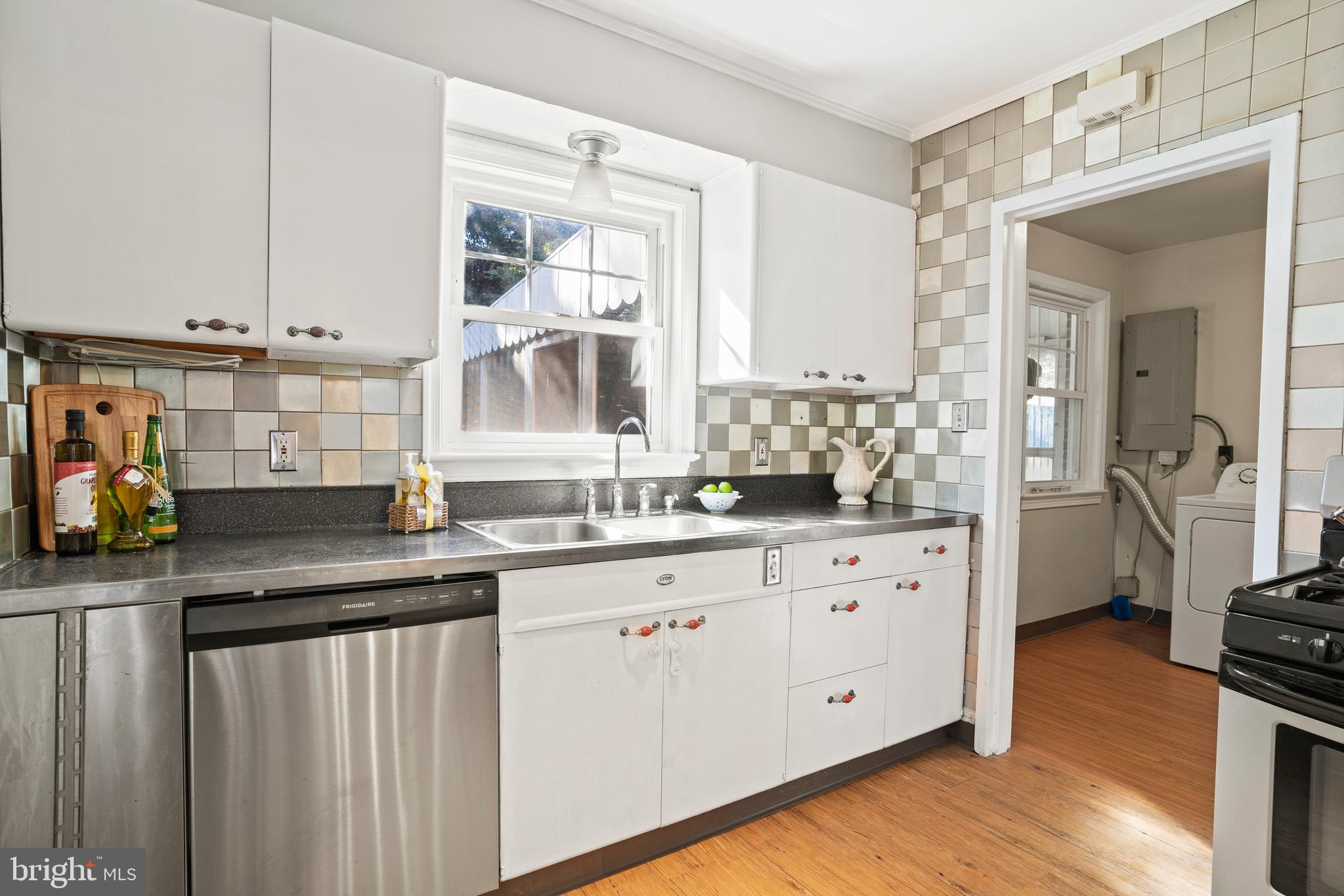 9910 Markham Street Silver Spring, MD 20901 - Photo 10 of 23