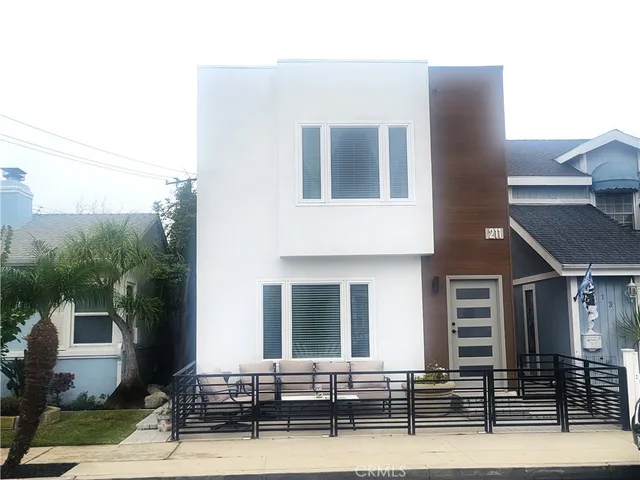 $4,650 | 211 13th Street, Seal Beach, CA 90740