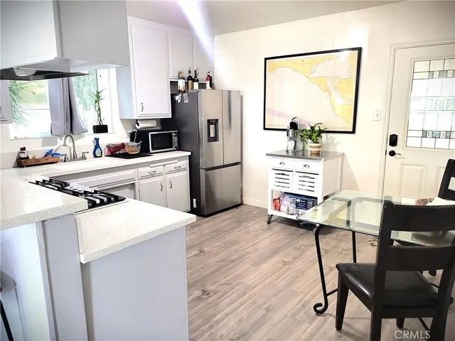 $4,650 | 211 13th Street, Seal Beach, CA 90740