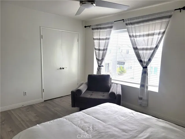 $4,650 | 211 13th Street, Seal Beach, CA 90740