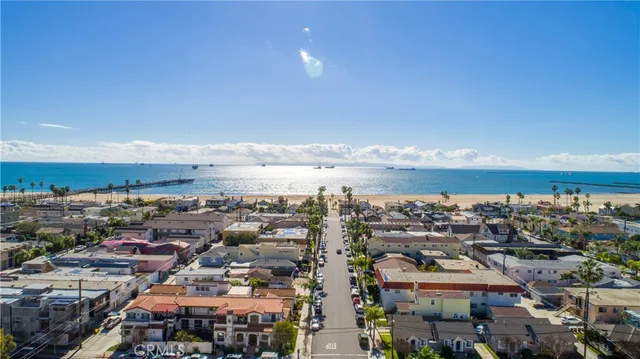$4,650 | 211 13th Street, Seal Beach, CA 90740