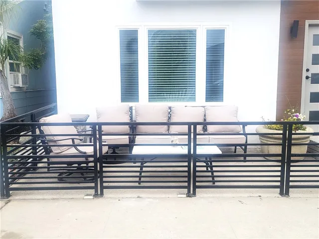 $4,650 | 211 13th Street, Seal Beach, CA 90740