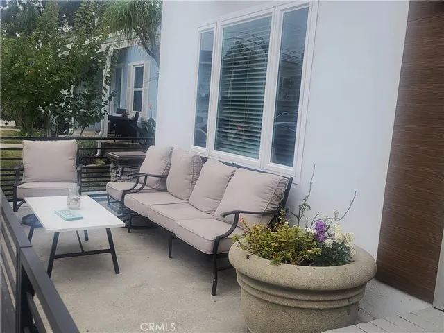 $4,650 | 211 13th Street, Seal Beach, CA 90740