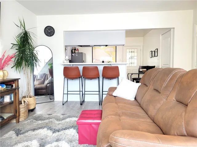 $4,650 | 211 13th Street, Seal Beach, CA 90740